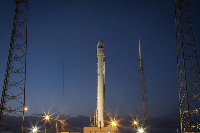 Launch pad with the mast removed by the fast model